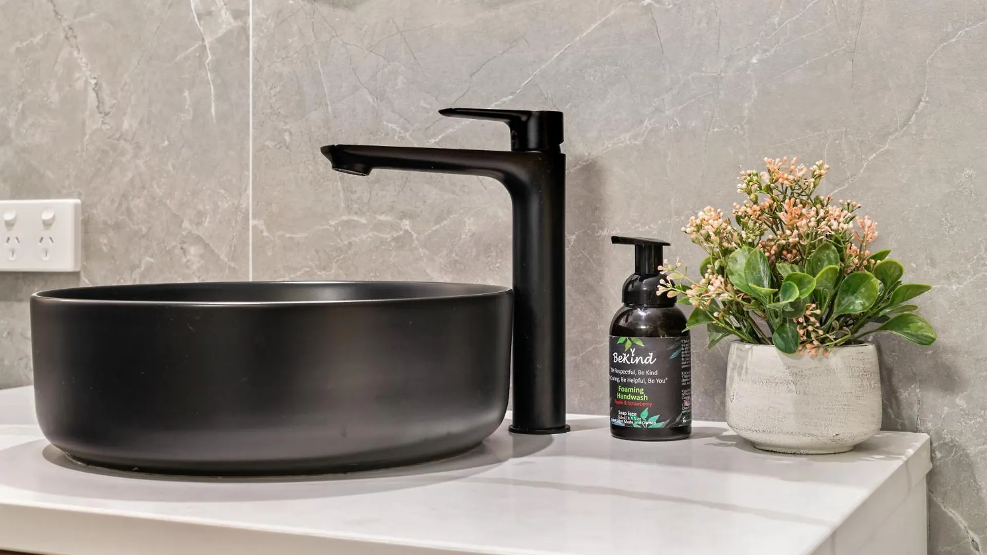 Elevata Villa Luxe Spa Jacuzzi - Wood Fire - Claw Bath - Pet Friendly Montville 0*,