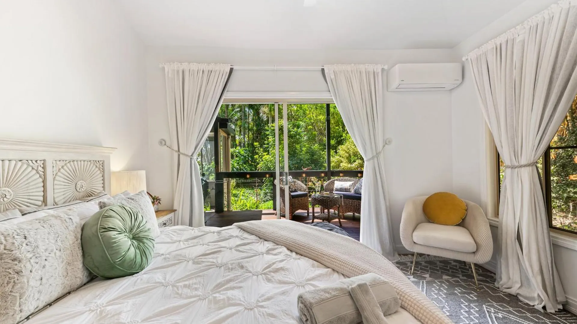 Elevata Villa Luxe Spa Jacuzzi - Wood Fire - Claw Bath - Pet Friendly Montville