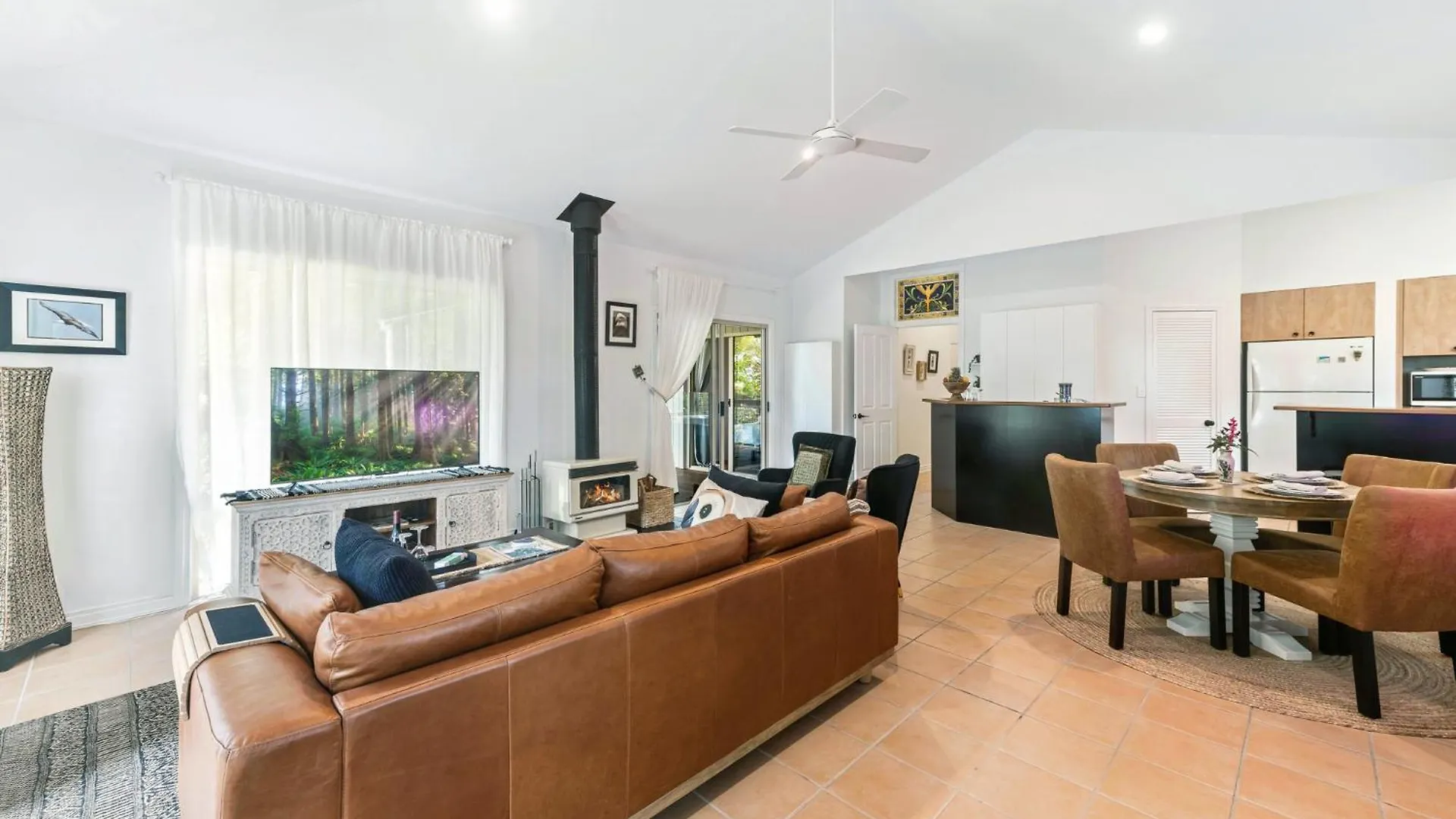 Holiday home Elevata Villa Luxe Spa Jacuzzi - Wood Fire - Claw Bath - Pet Friendly Montville
