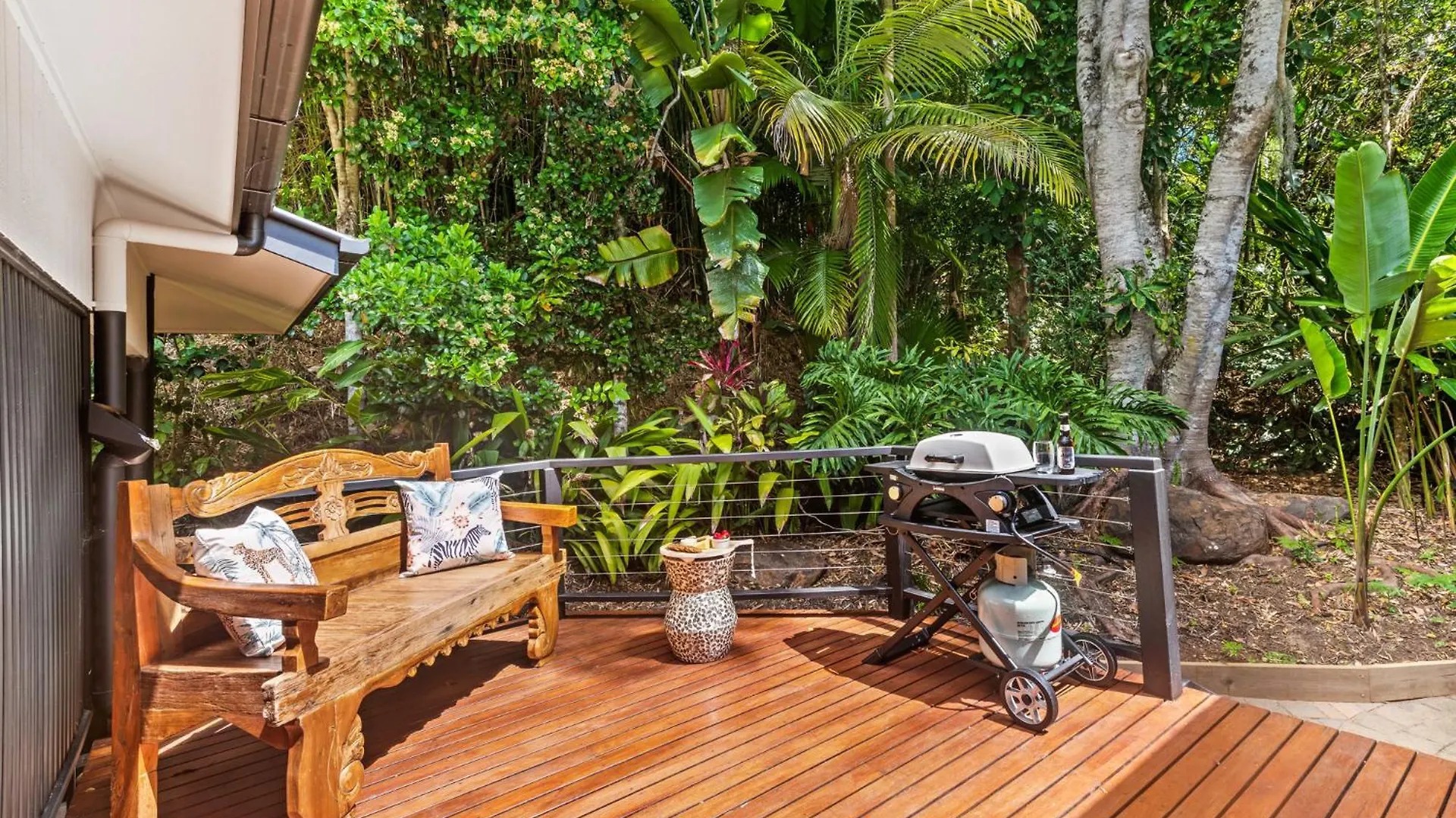 Elevata Villa Luxe Spa Jacuzzi - Wood Fire - Claw Bath - Pet Friendly Montville Holiday home