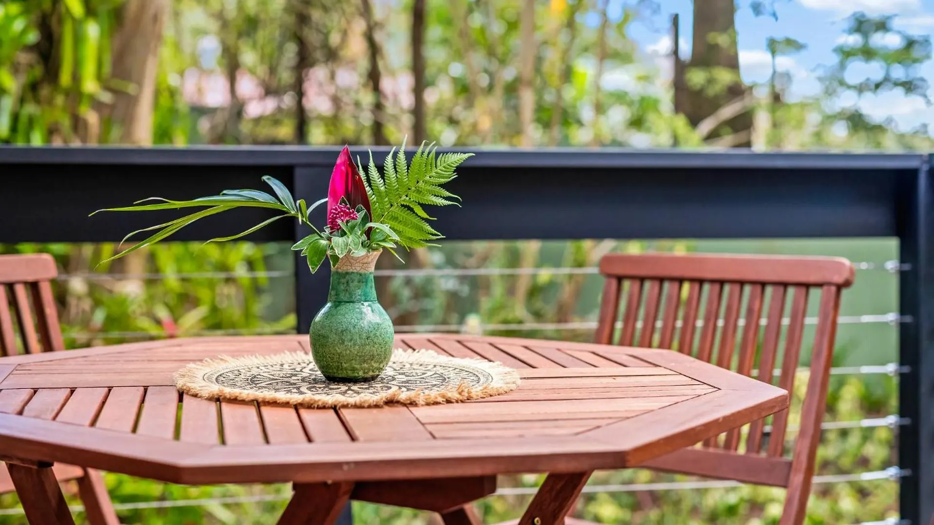 Holiday home Elevata Villa Luxe Spa Jacuzzi - Wood Fire - Claw Bath - Pet Friendly Montville Australia
